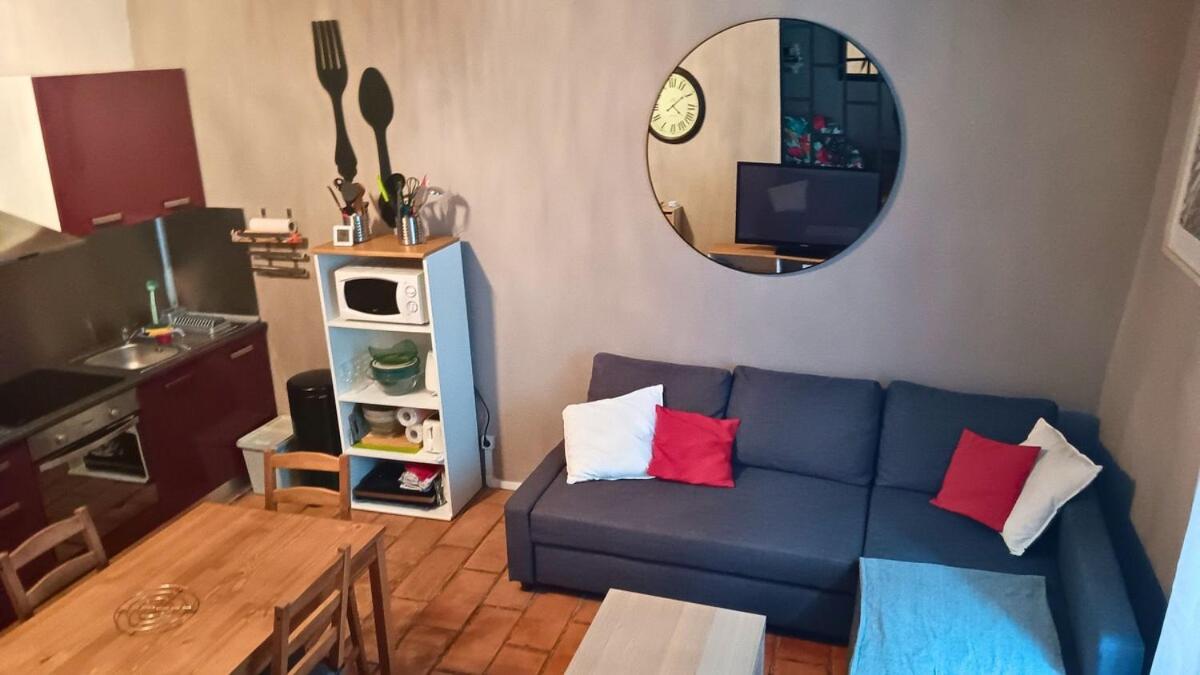 Appartement Pour 4 Personnes Dans Une Rue Tres Calme Saint-Laurent-le-Minier Dış mekan fotoğraf